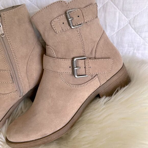 Dolce Vitta Boots - Picture 2 of 5